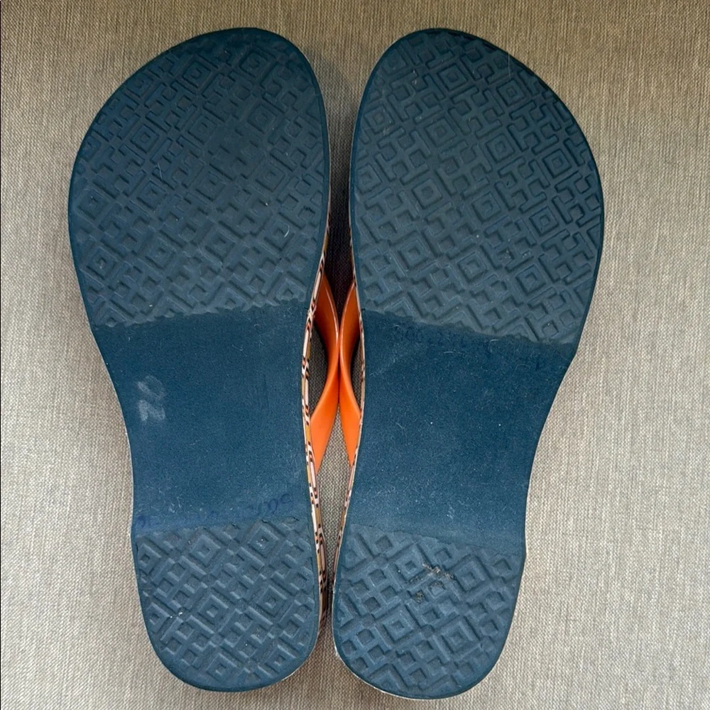 Tory Burch Geometric Orange Flip Flops - Picture 5 of 6
